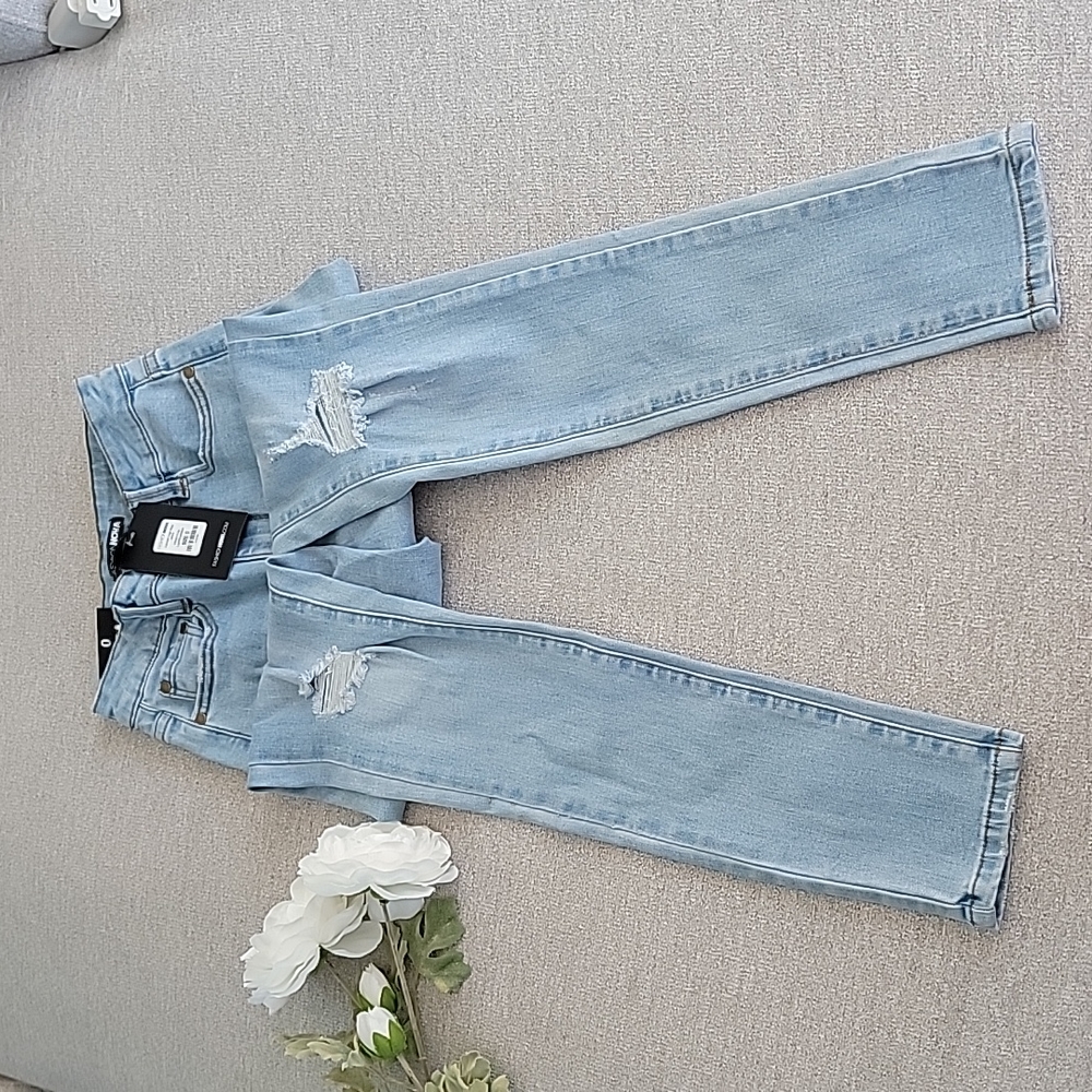 NWT Distressed/Ripped Skinny Jeans - Picture 3 of 4